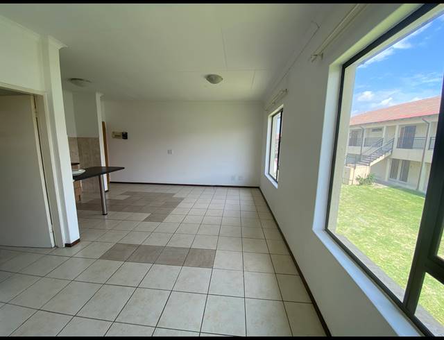 BEDROOM SECTIONAL TITLE FOR SALE IN PARKRAND